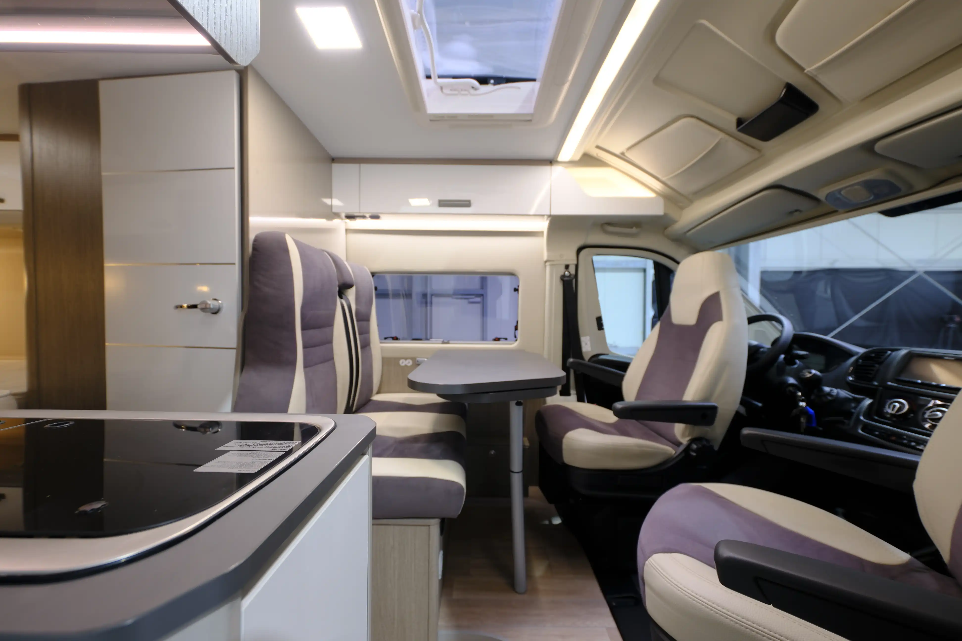 CHALLENGER V 217 VIP Road-Edition - Ansicht 8